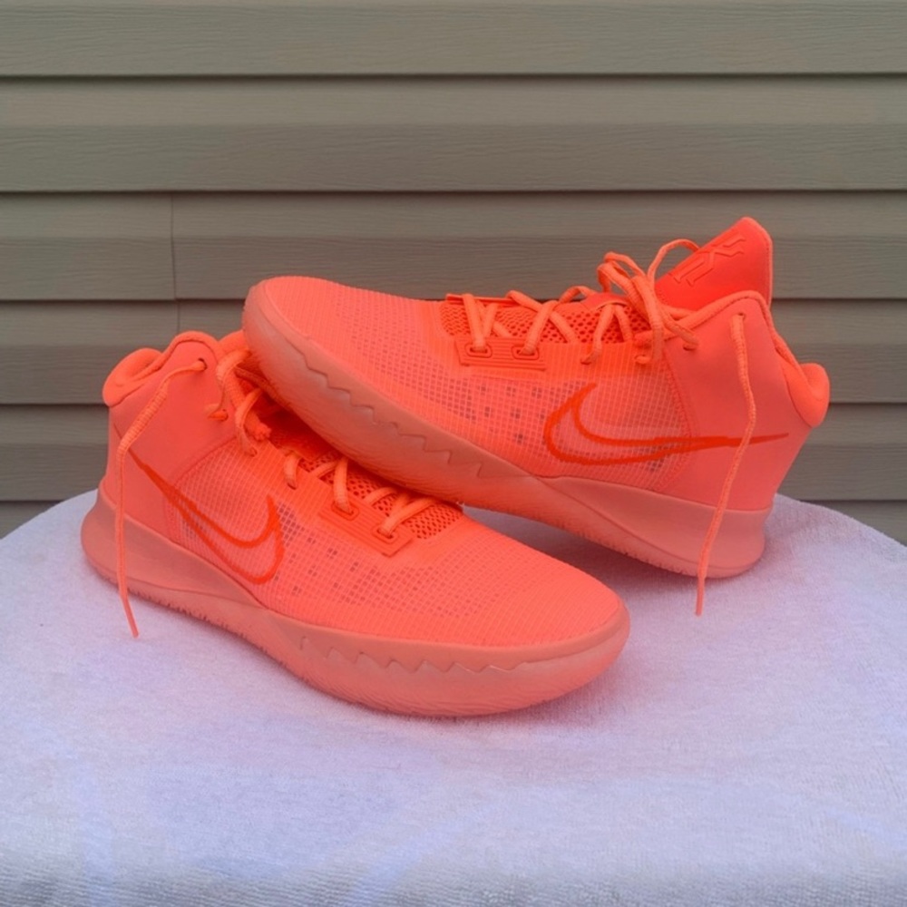 Kyrie Flytrap 4 Bright Mango Size 11/5